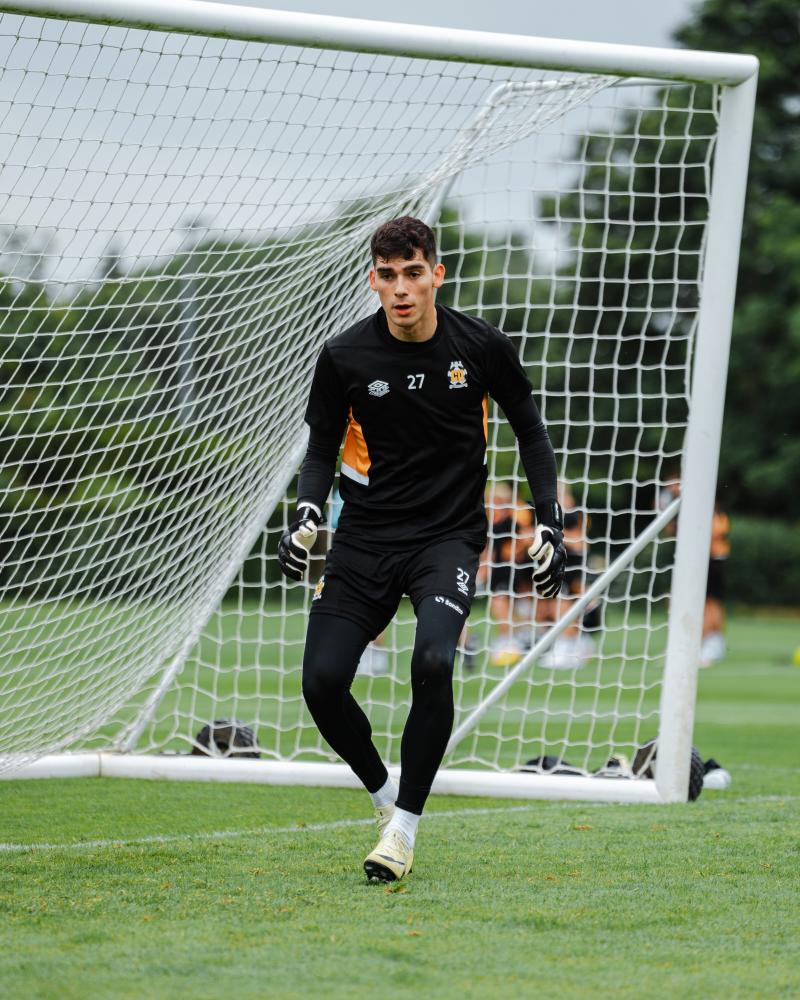 Vicente Reyes en el Cambridge United. Crédito: Cambridge United.