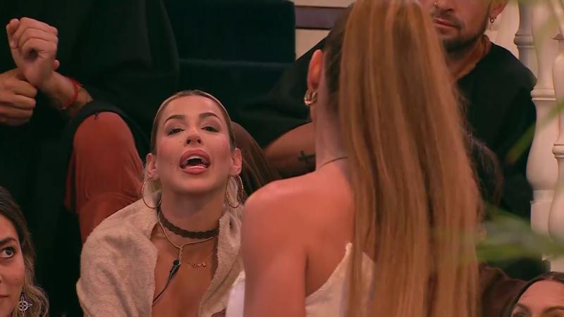 Canal 13 - Gala Caldirola y Oriana Marzoli pelean