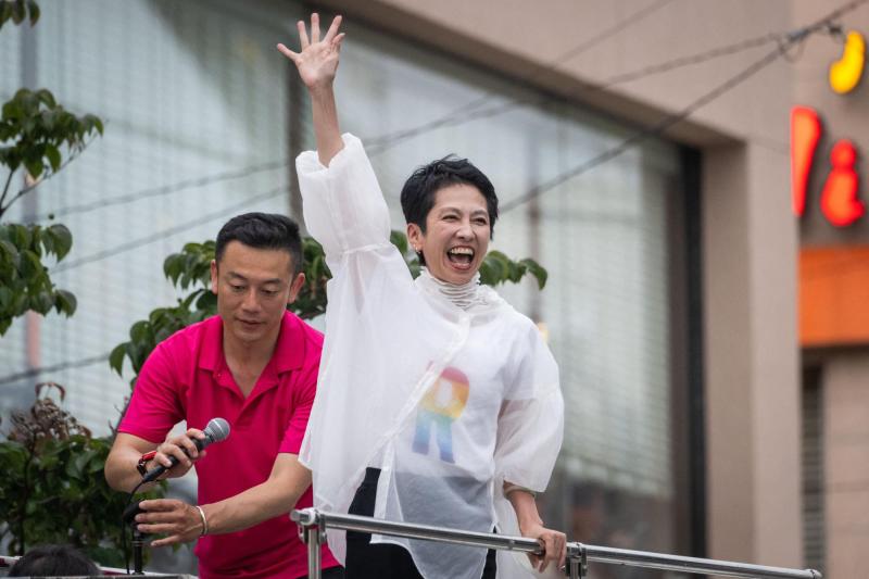 AFP - Candidata Renho en campaña electoral para gobernadora de Tokio