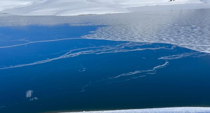 Facebook/Defensores Región del Maule - Laguna del Maule congelada