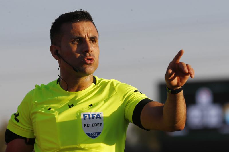 Piero Maza dirigirá la semifinal entre Argentina y Canadá en la Copa América - Créditos: Photosport