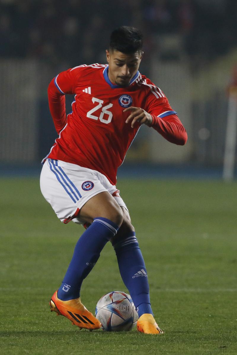 Williams Alarcón con la camiseta de la Selección Chilena - Créditos: Photosport