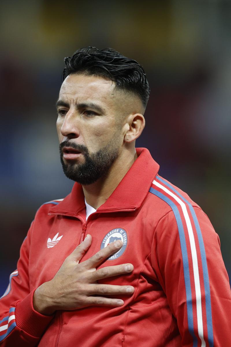 Mauricio Isla con la Roja. Crédito: Photosport.