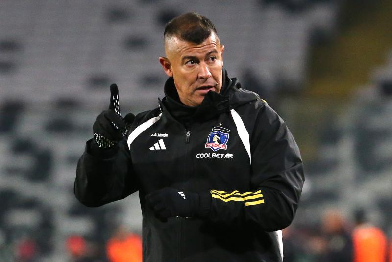 Jorge Almirón en Colo Colo. Crédito: Photosport.
