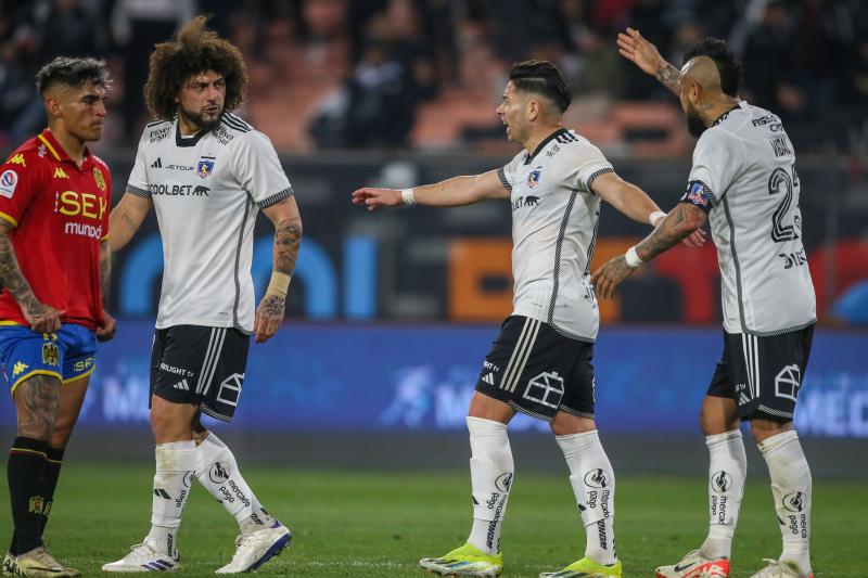 Arturo Vidal separó a Maximiliano Falcón de la pelea - Créditos: Photosport