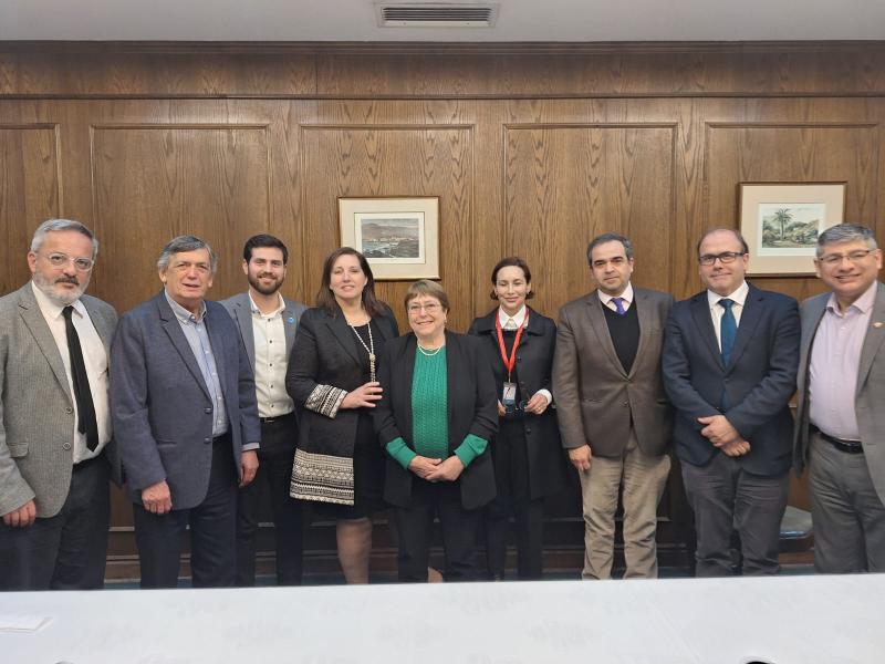Cedida a T13 - Bachelet se reúne con presidentes de partidos