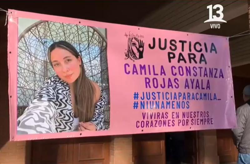T13 - La emotiva despedida a Camila Rojas, madre asesinada a puñaladas por vecino