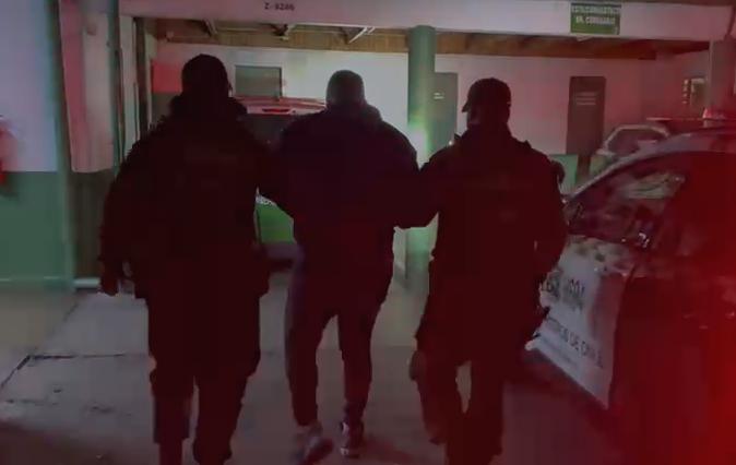 Carabineros - Hombre con 31 celulares escondidos en el Persa Estación fue detenido