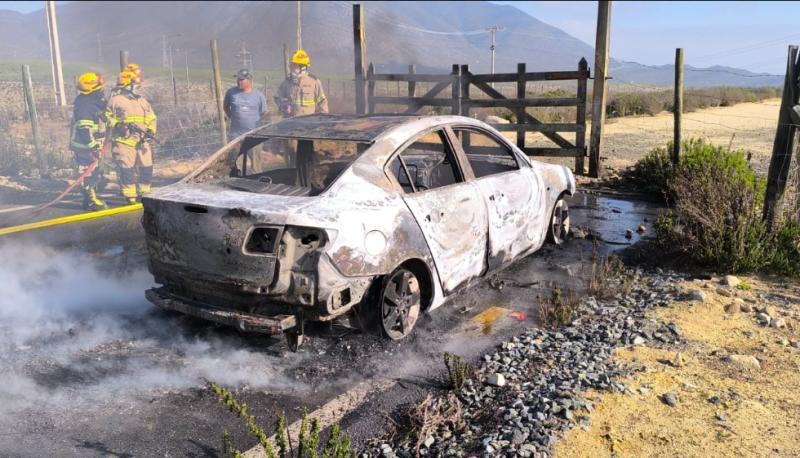 MiRadio - Vehículo calcinado en La Higuera, región de Coquimbo