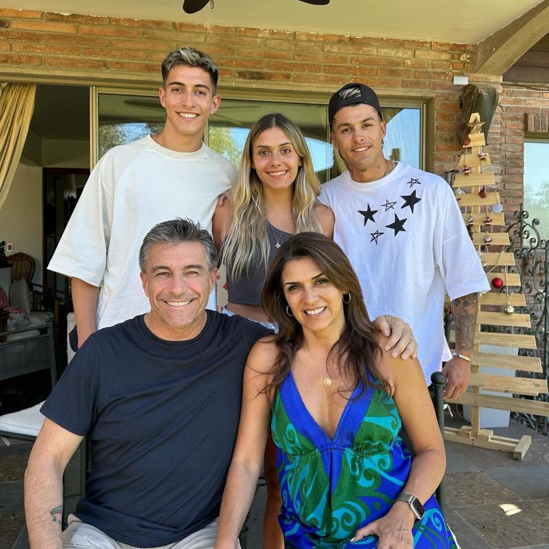 Instagram - Nico Solabarrieta y su familia