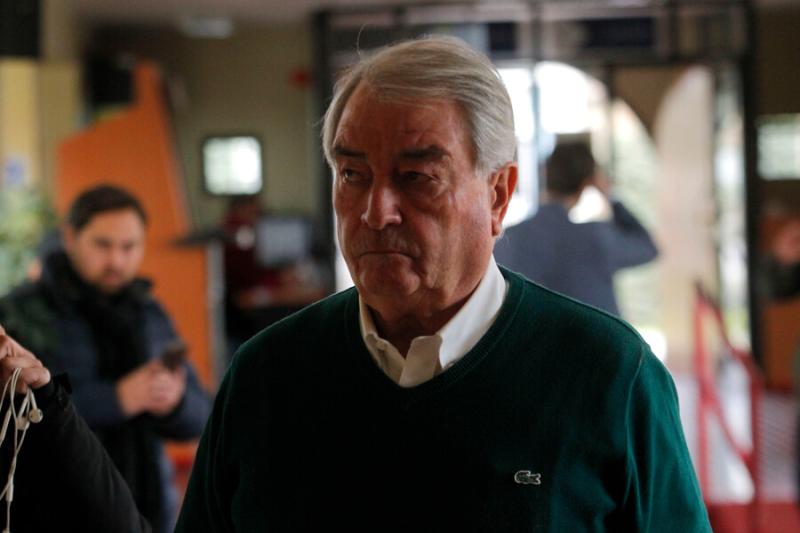 ATON - Investigación revela que senador Macaya habría llamado al Defensor de la Niñez para hablar sobre su padre