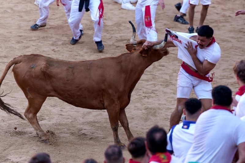 AFP - Seis heridos en el primer encierro de toros de San Fermín en España