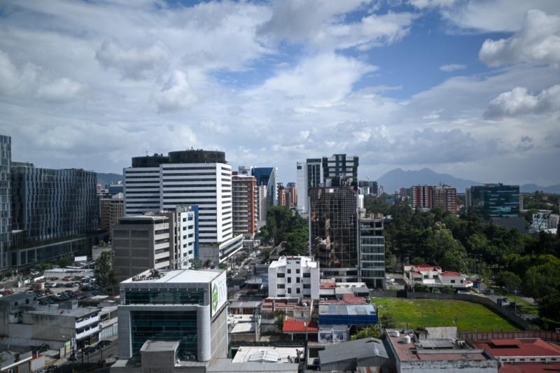 Capturan a cuatro policías en Guatemala por exigir dinero a migrantes