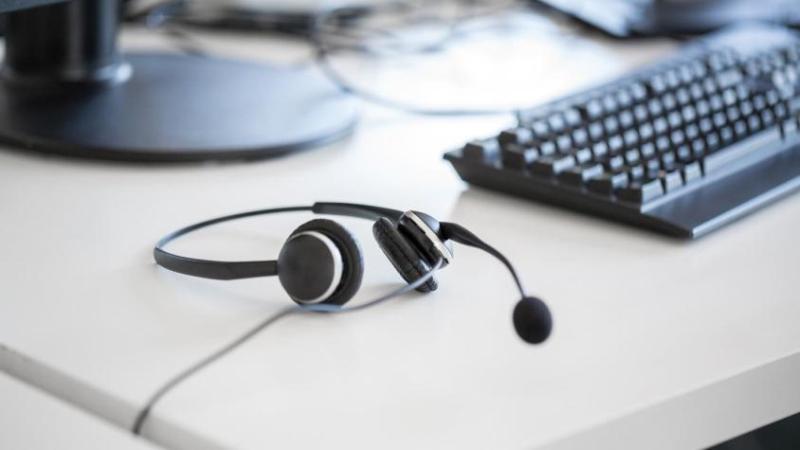 Proponen ley para prohibir el uso de bots en atención al cliente - referencial pexels