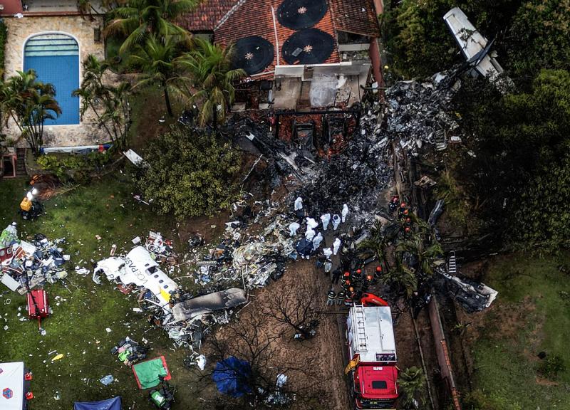 Familia abordó fatídico vuelo de Brasil - AFP
