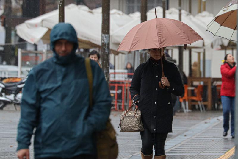 Agencia Uno - Agencia Uno - Vuelven las precipitaciones: ¿En qué regiones se esperan lluvias este lunes?