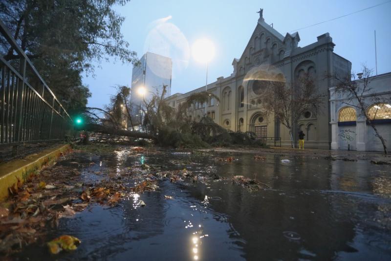 Agencia Uno - Sistema frontal esta mañana en la RM