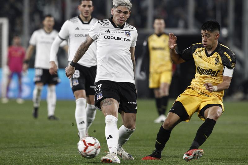Carlos Palacios será baja en Colo Colo - Crédito: Agencia UNO