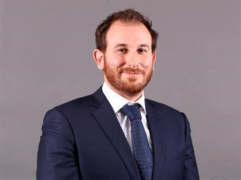 Aton - Maximiliano Luksic, el candidato de Chile Vamos para el municipio de Huechuraba