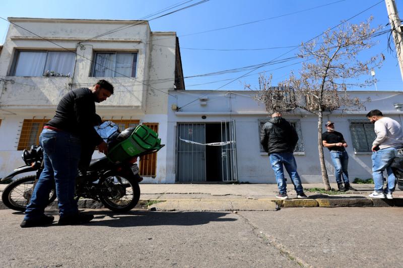 ATON - Banda realiza violento asalto a empresa en Santiago: Dos trabajadores fueron agredidos