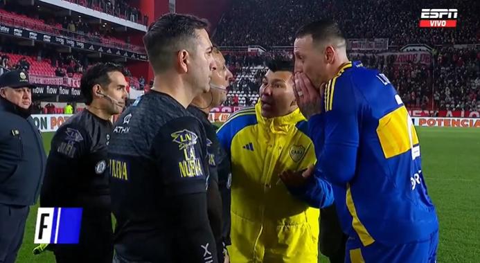 Gary Medel encaró la árbitro post partido - Créditos: Captura ESPN