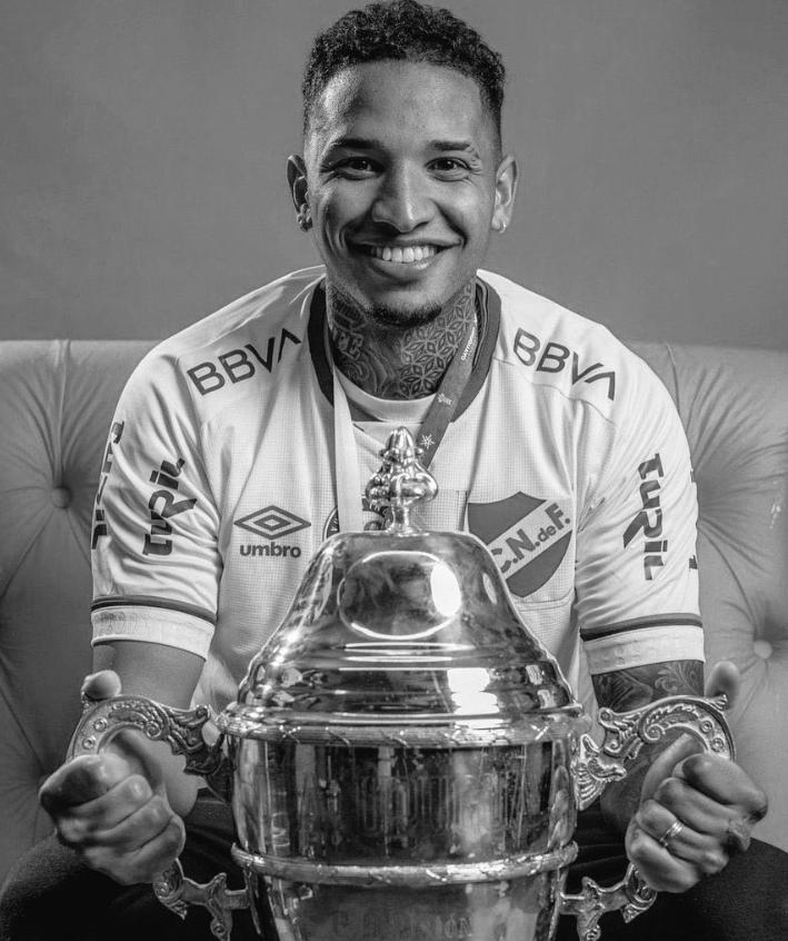 Juan Izquierdo falleció a los 27 años tras desplomars en un partido de Copa Libertadores - Créditos: Captura