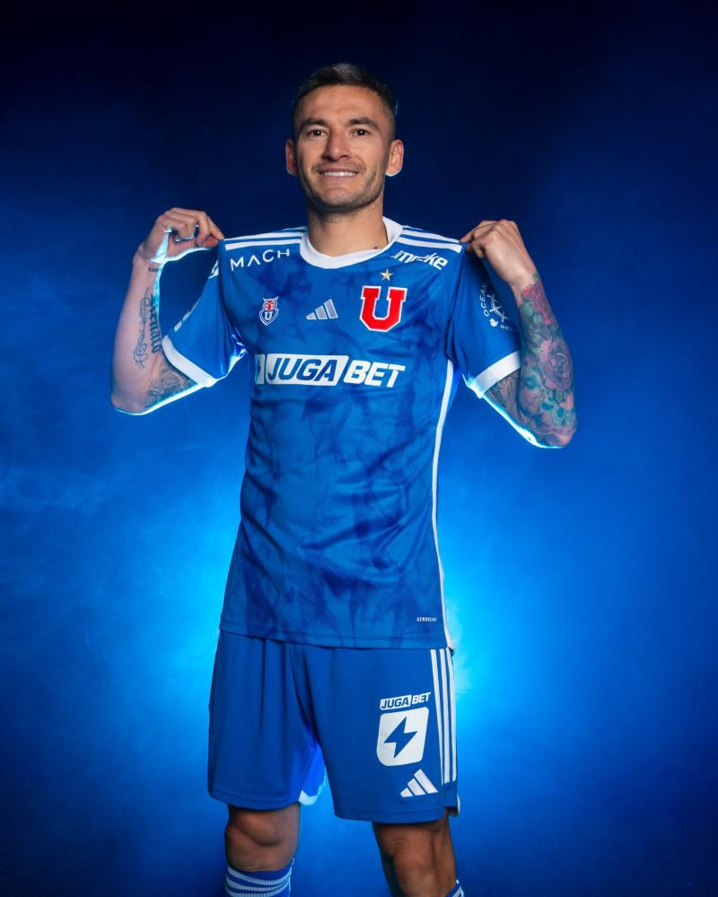 Charles Aránguiz volvió a la U después de más de una década - Créditos: Comunicaciones Universidad de Chile