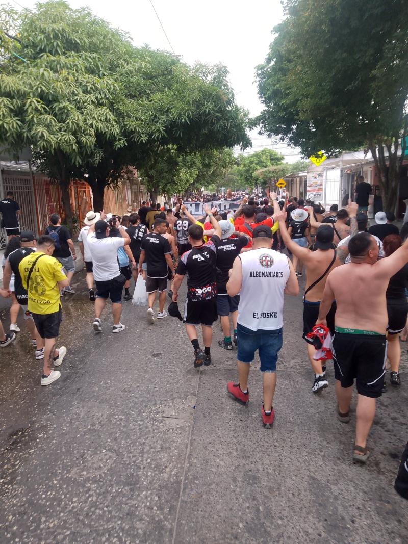 Hinchas de Colo Colo en Barranquilla. Crédito: X.