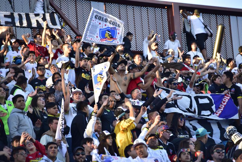 Hinchas de Colo Colo en Calama. Crédito: Photosport.