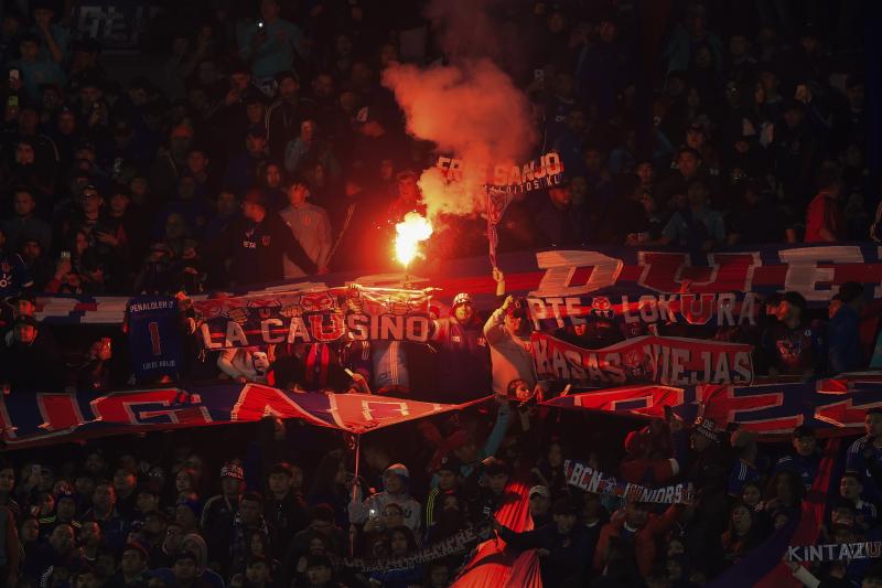 Hinchas de la U en el Estadio Nacional - Créditos: Photosport