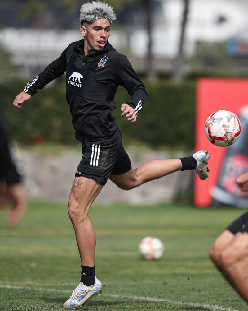 Carlos Palacios sorprende con su estado físico - Créditos: Prensa Colo Colo