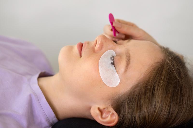 Imagen de freepik - Pestañas postizas