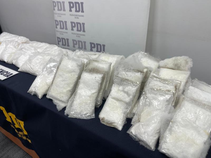 Detienen a hombre que portaba más de 12 kilos de cocaína en el aeropuerto