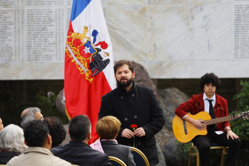 ATON - Boric en el Día del Detenido Desaparecido
