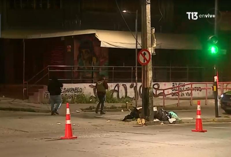 Habría sido una ráfaga de disparos desde un auto: Qué se sabe de las mujeres baleadas fuera de una disco en Lo Prado