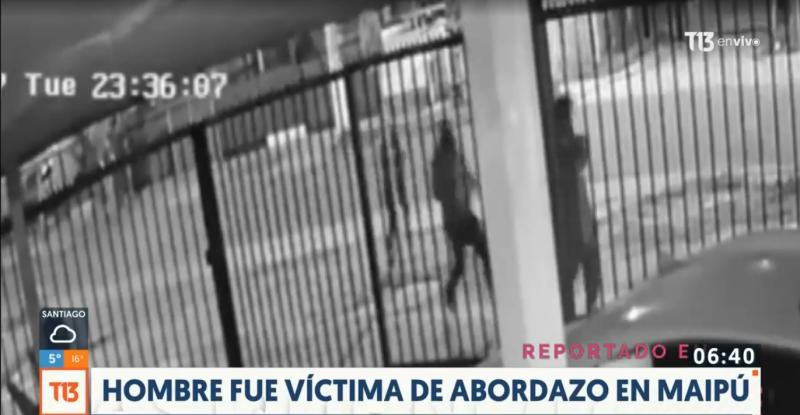 VIDEO | Captan "abordazo" contra mujer en Maipú