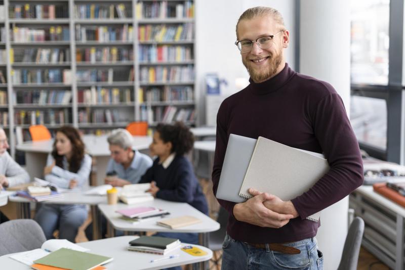 Freepik - Profesores chilenos pueden trabajar en Estados Unidos