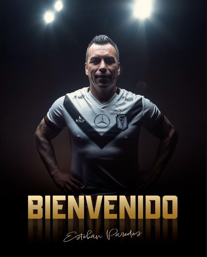 ¡Bombazo!: Esteban Paredes vuelve al fútbol chileno en Santiago Morning