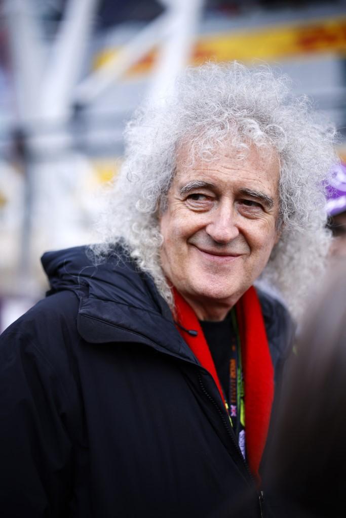 Brian May, guitarrista de Queen, revela que sufrió derrame cerebral que lo dejó sin control de un brazo