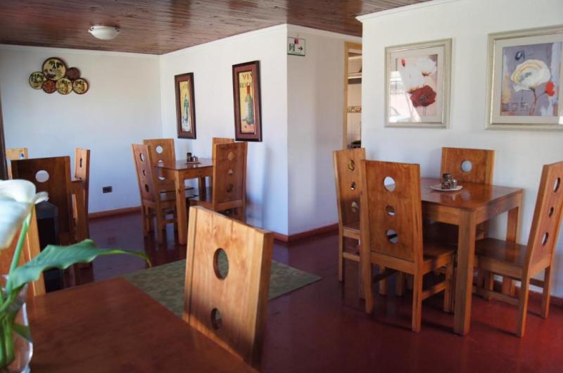 Booking - Hostal de Santa Cruz