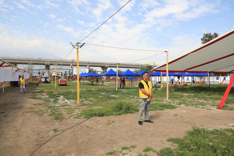 Gentileza - Clausuran fonda en La Florida a menos de una semana para el inicio de las Fiestas Patrias