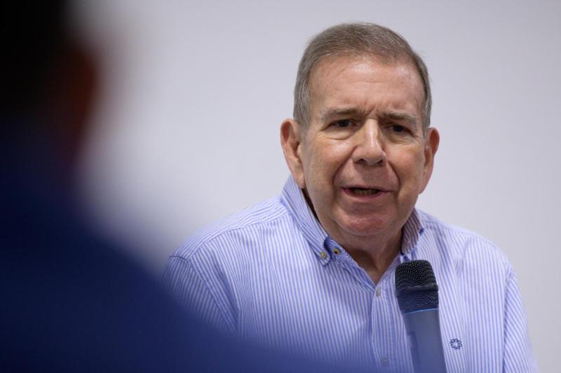 AFP - Edmundo González Urrutia deja Venezuela y vuela hacia España