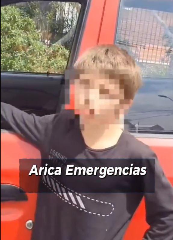 Arica Emergencias - Niño de 10 años manejaba auto solo