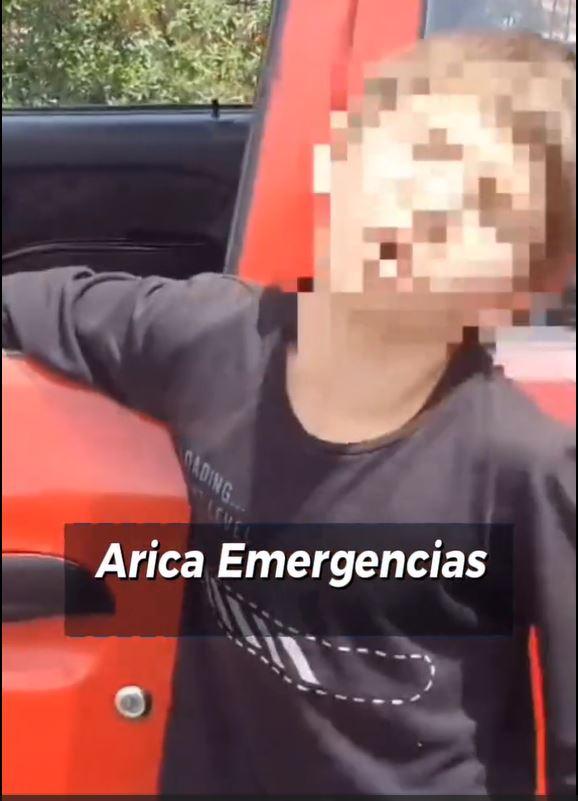 Arica Emergencias - Niño de 10 años manejaba auto solo
