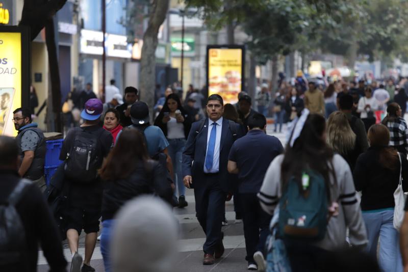 Cadem: Solo el 14% considera la condonación del CAE como prioridad