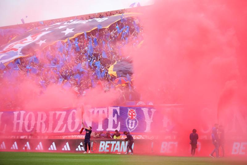 Agencia Uno - La ANFP y Azul Azul en la mira por posible vínculo con barristas de Universidad de Chile