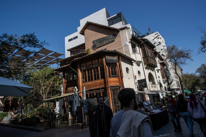 Barrio Lastarria, uno de los lugares en alerta por robos según la embajada de Estados Unidos