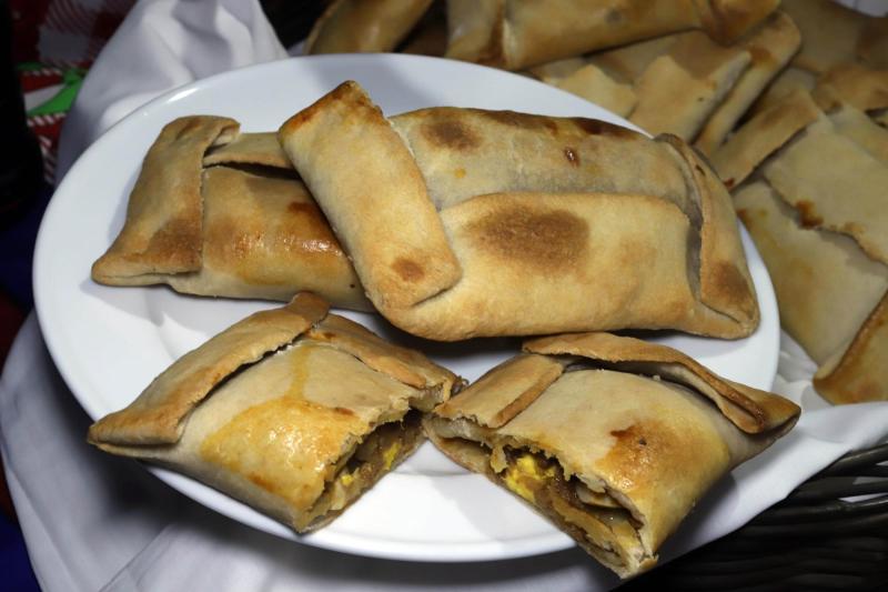 Agencia Uno - Comer entremedio disminuye los efectos del alcohol, pero ¡a no aprovecharse!