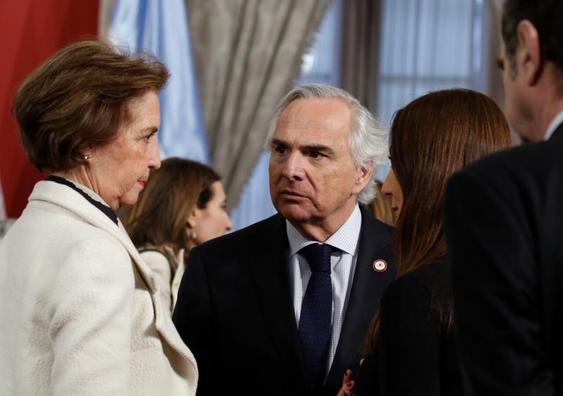 Gloria Hutt y Andrés Chadwick cuando eran ministros de Piñera - AUNO