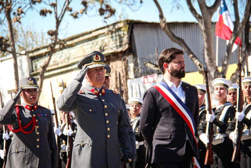 Ciuffardi solicitó la autorización para la Parada Militar - Alejandro Ciuffardi y el Pdte. Boric - Guarnición Región Metropolitana